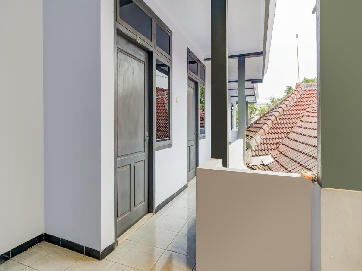 Spot On 90797 Sukun Syariah Homestay Malang Kültér fotó