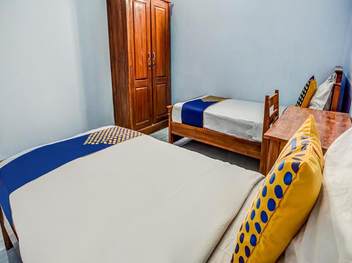 Spot On 90797 Sukun Syariah Homestay Malang Kültér fotó