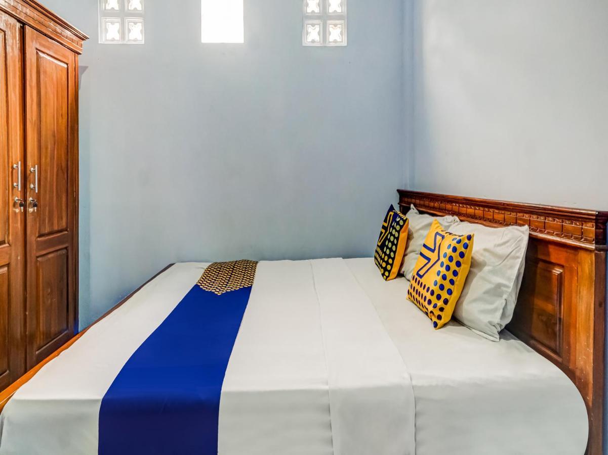 Spot On 90797 Sukun Syariah Homestay Malang Kültér fotó