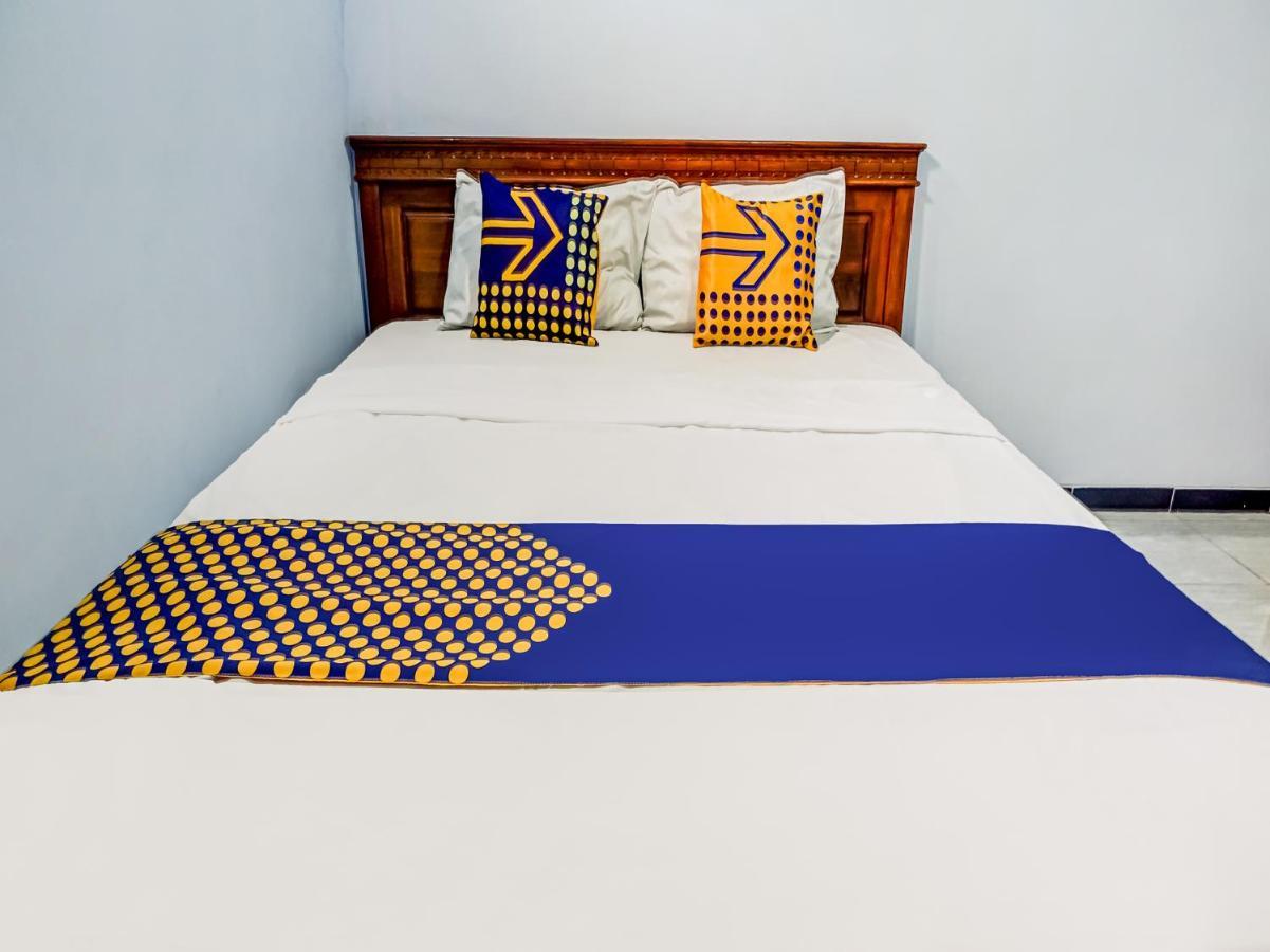 Spot On 90797 Sukun Syariah Homestay Malang Kültér fotó